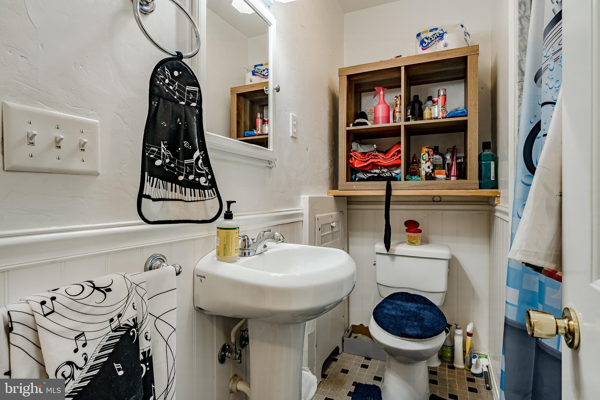 103 St Laurence Road Upper Darby, PA 19082 - Photo 17 of 45 Unit #1 Full Bathroom