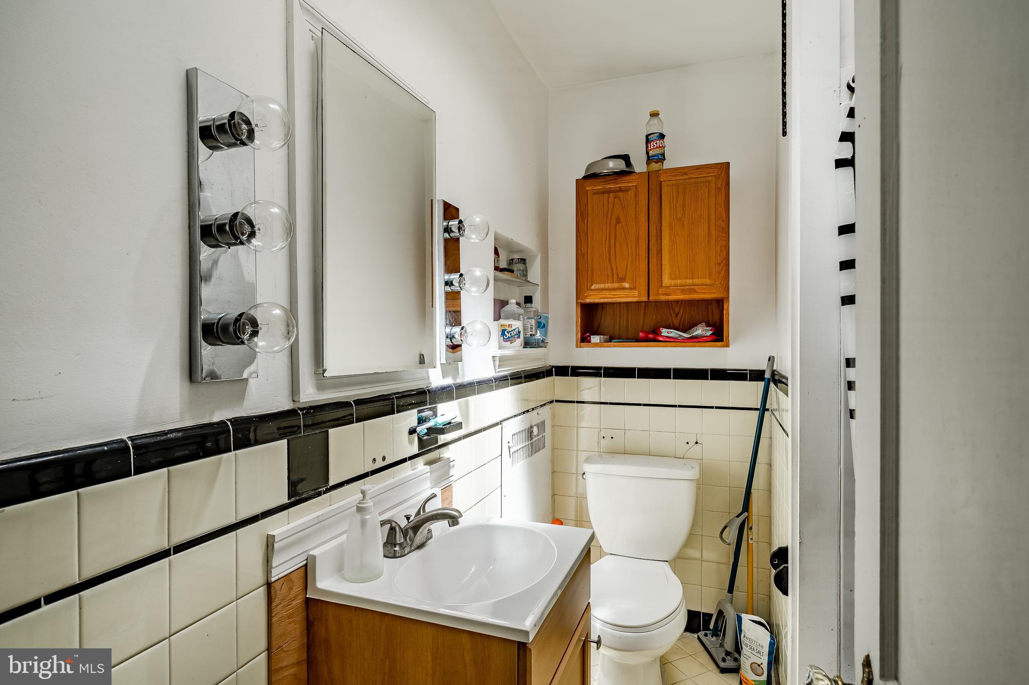 103 St Laurence Road Upper Darby, PA 19082 - Photo 32 of 45 Unit #2 Bathroom