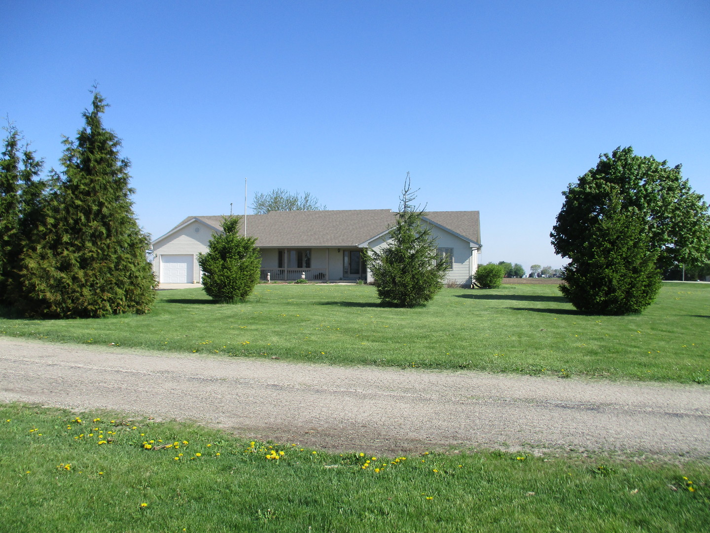 3111 East 15th Road Ottawa, IL 61350 - Photo 2 of 23