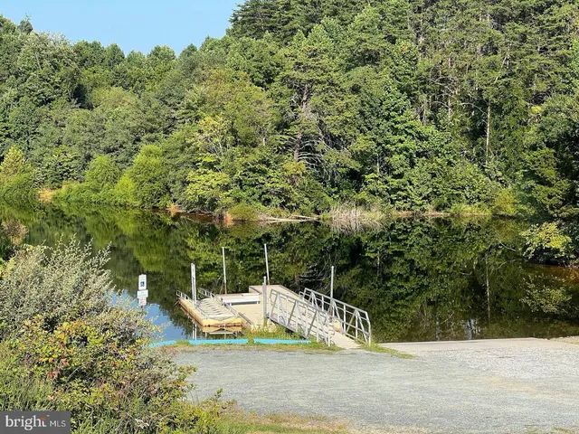 $625,000 | 5 Montauk Avenue, Fredericksburg, VA 22406