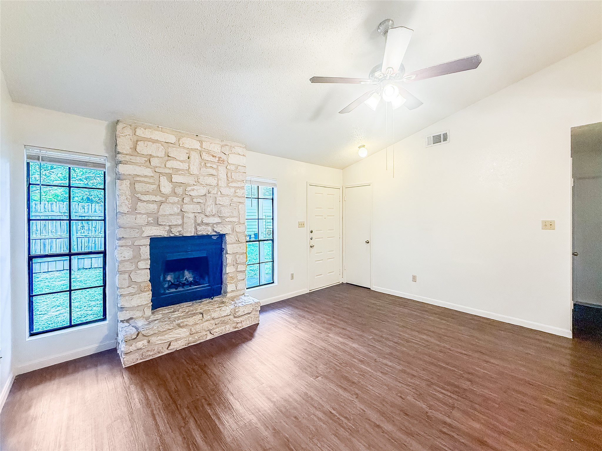 2014 Alex Avenue, Unit B Austin, TX 78728 - Photo 5 of 24 Living Room