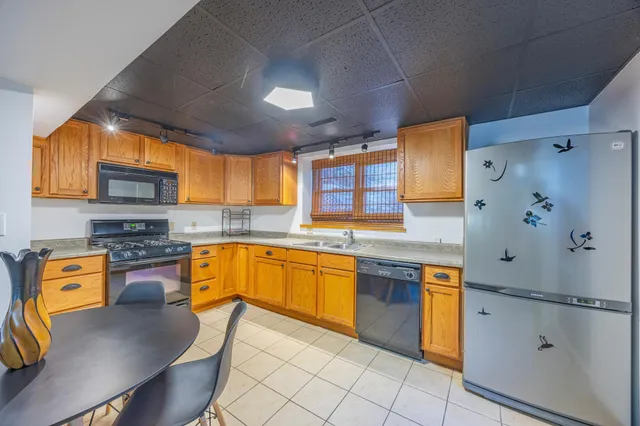 $749,000 | 239 Byrondale Avenue, Wayzata, MN 55391