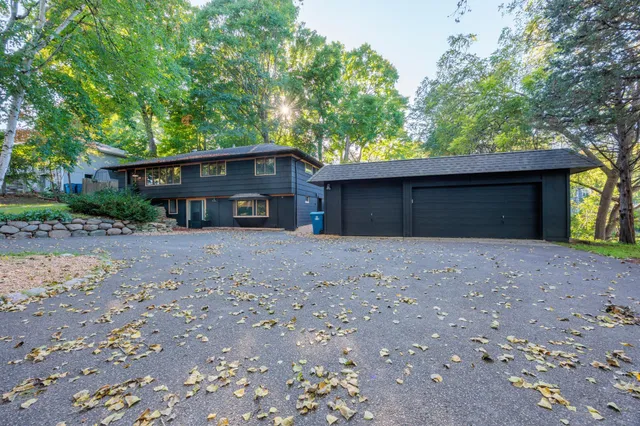 $749,000 | 239 Byrondale Avenue, Wayzata, MN 55391