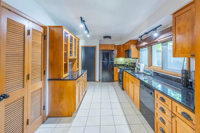 $749,000 | 239 Byrondale Avenue, Wayzata, MN 55391