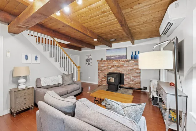 $495,000 | 25 Hilltop Drive, Newbury, NH 03255