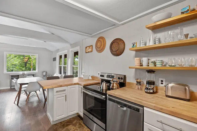 $495,000 | 25 Hilltop Drive, Newbury, NH 03255