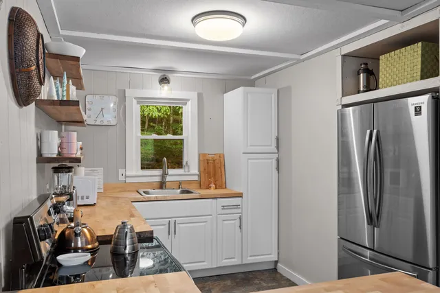 $495,000 | 25 Hilltop Drive, Newbury, NH 03255