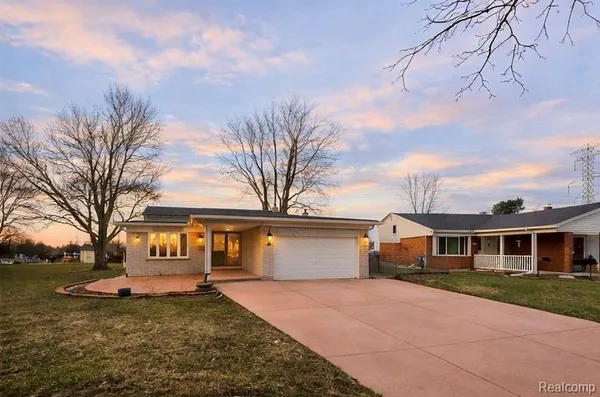 $2,600 | 32607 Lancaster Drive, Warren, MI 48088