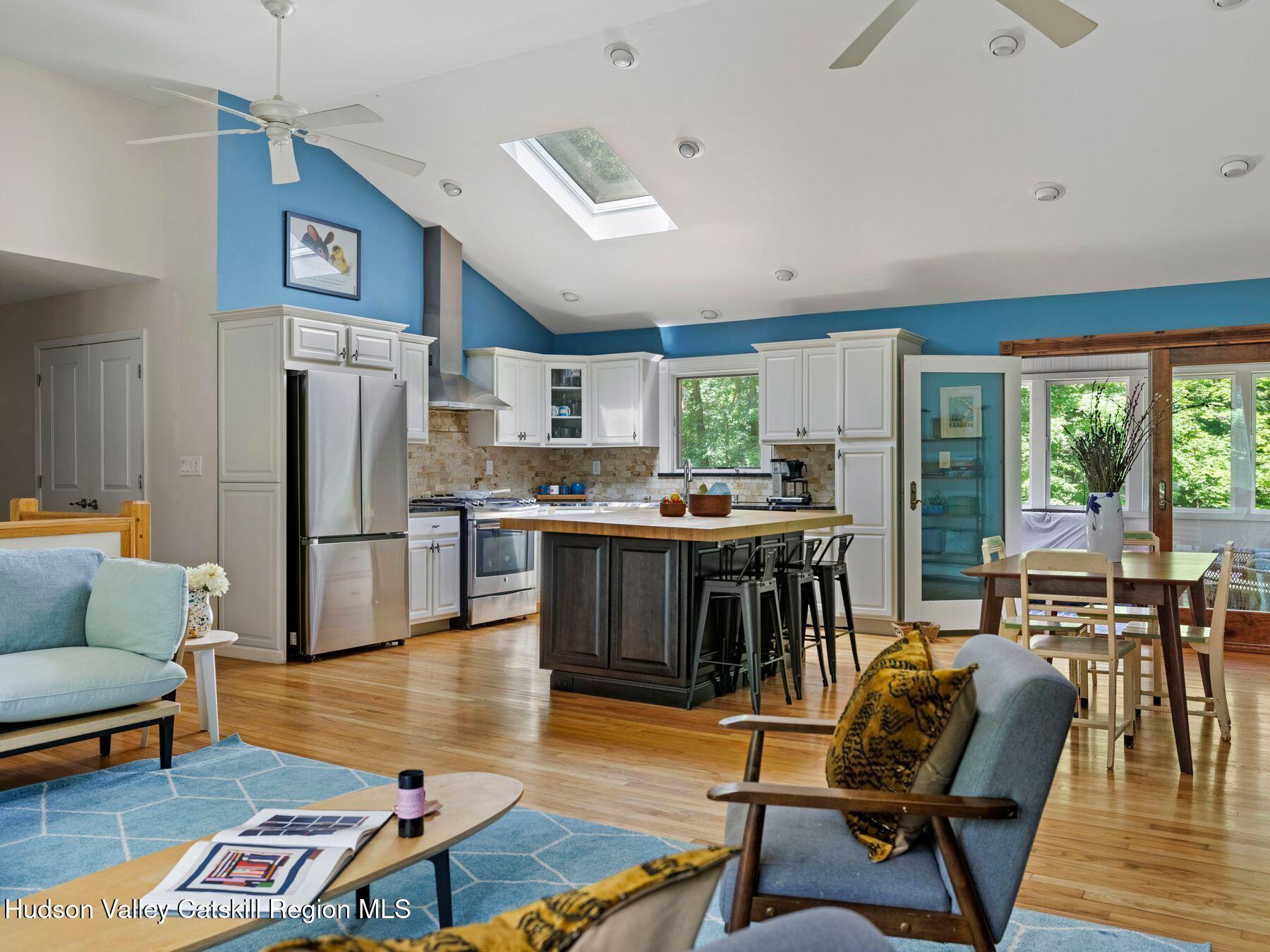 72 Van Dale Road Woodstock, NY 12498 - Photo 11 of 37 photo_online_080