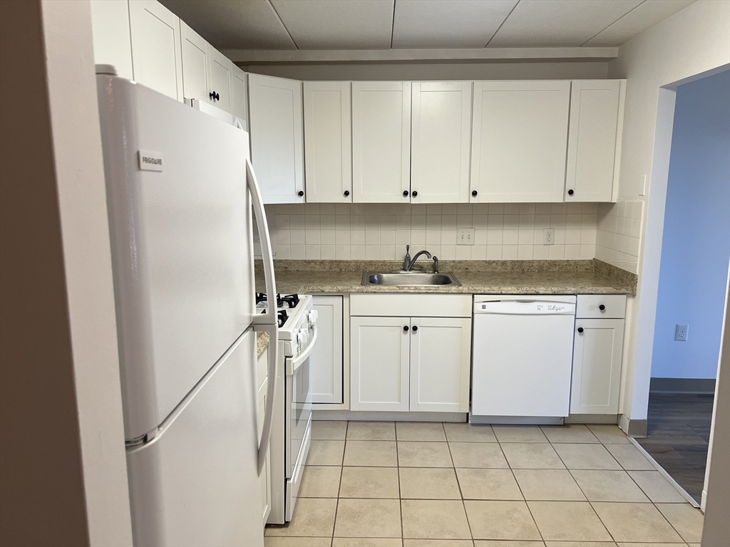 1 Pond Street, Unit 1J Winthrop, MA 02152 - Photo 3 of 12