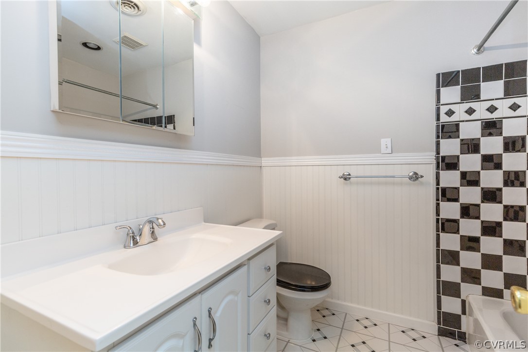 11321 Winterpock Road Chesterfield, VA 23838 - Photo 24 of 49 Bathroom 1