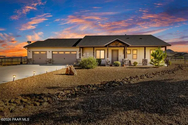 $1,025,000 | 10210 East Dawn To Milky Way, Prescott Valley, AZ 86315