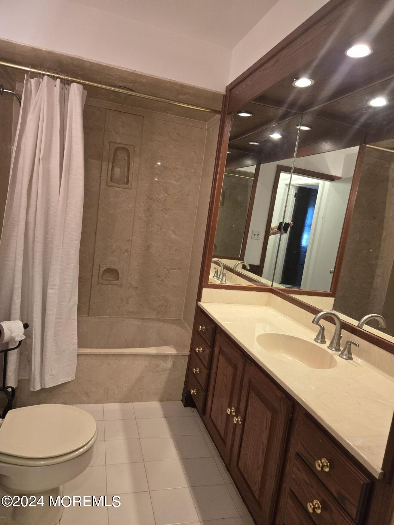33 Reckless Place, Unit 1 Red Bank, NJ 07701 - Photo 7 of 12 Full bath 2nd floor - Copy (2)