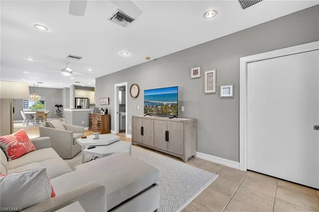 $20,000 | 740 5th Avenue North, Naples, FL 34102