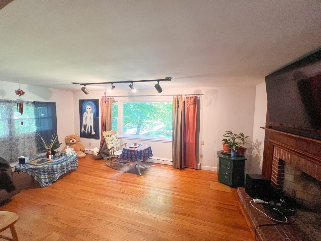 274 Shelburne Road Greenfield, MA 01301 - Photo 12 of 19 Gallery Image 12
