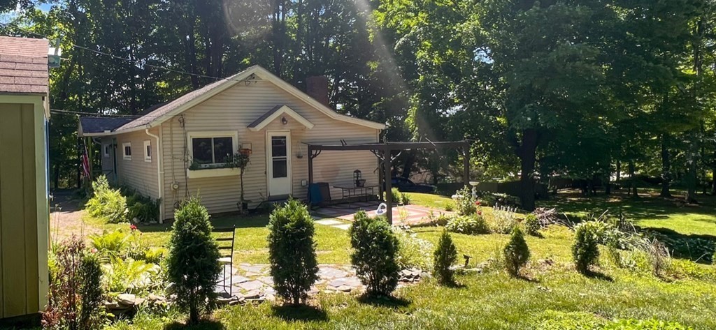 274 Shelburne Road Greenfield, MA 01301 - Photo 2 of 19 Gallery Image 2