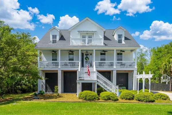 $1,776,000 | 1541 Periwinkle Drive, Mount Pleasant, SC 29466