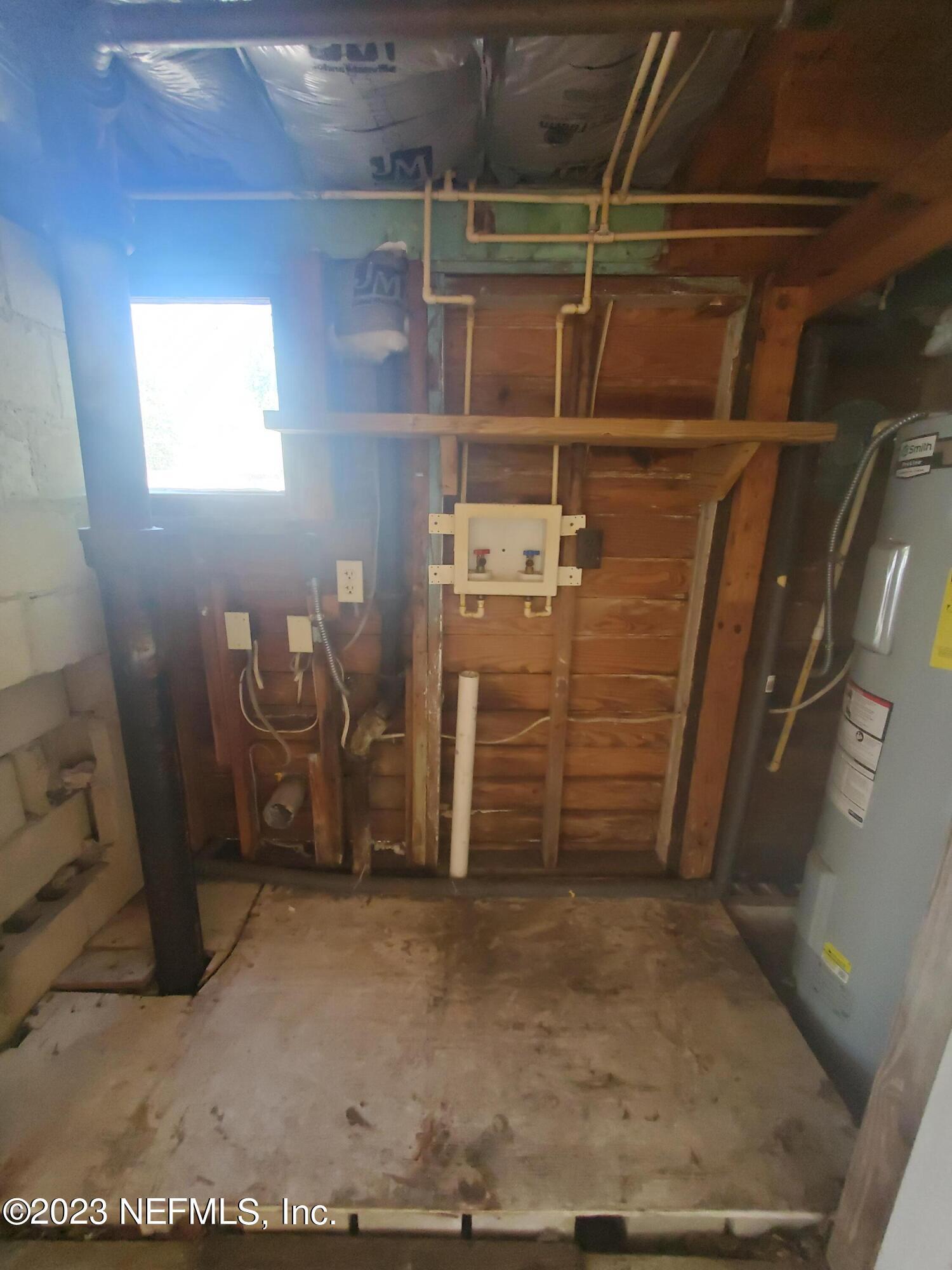 3114 Riverside Avenue Jacksonville, FL 32205 - Photo 15 of 17 laundry room