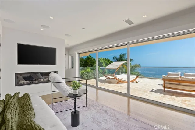 $8,300,000 | 900 Gainsborough Drive, Laguna Beach, CA 92651