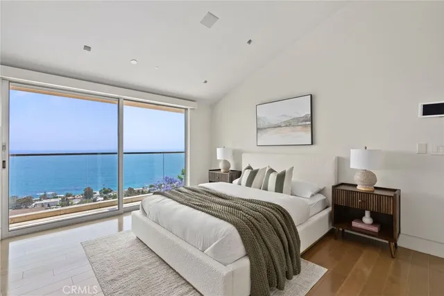 $8,300,000 | 900 Gainsborough Drive, Laguna Beach, CA 92651