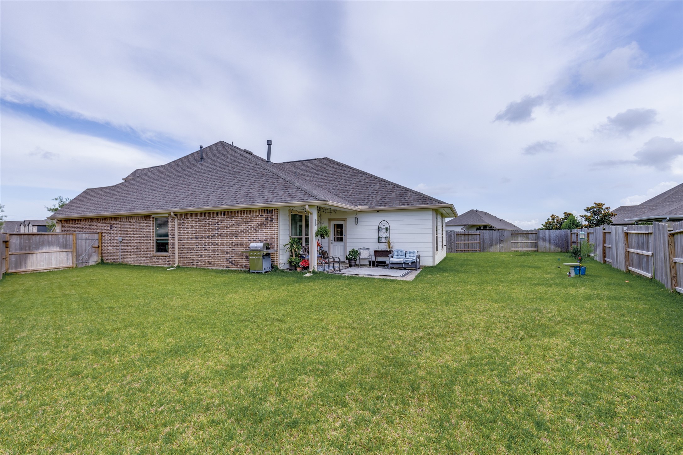 1902 Middle Pass Lane Angleton, TX 77515 - Photo 23 of 25