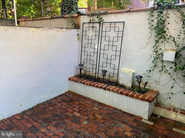1028 Irving Street Philadelphia, PA 19107 - Photo 4 of 20 Rear Court Yard