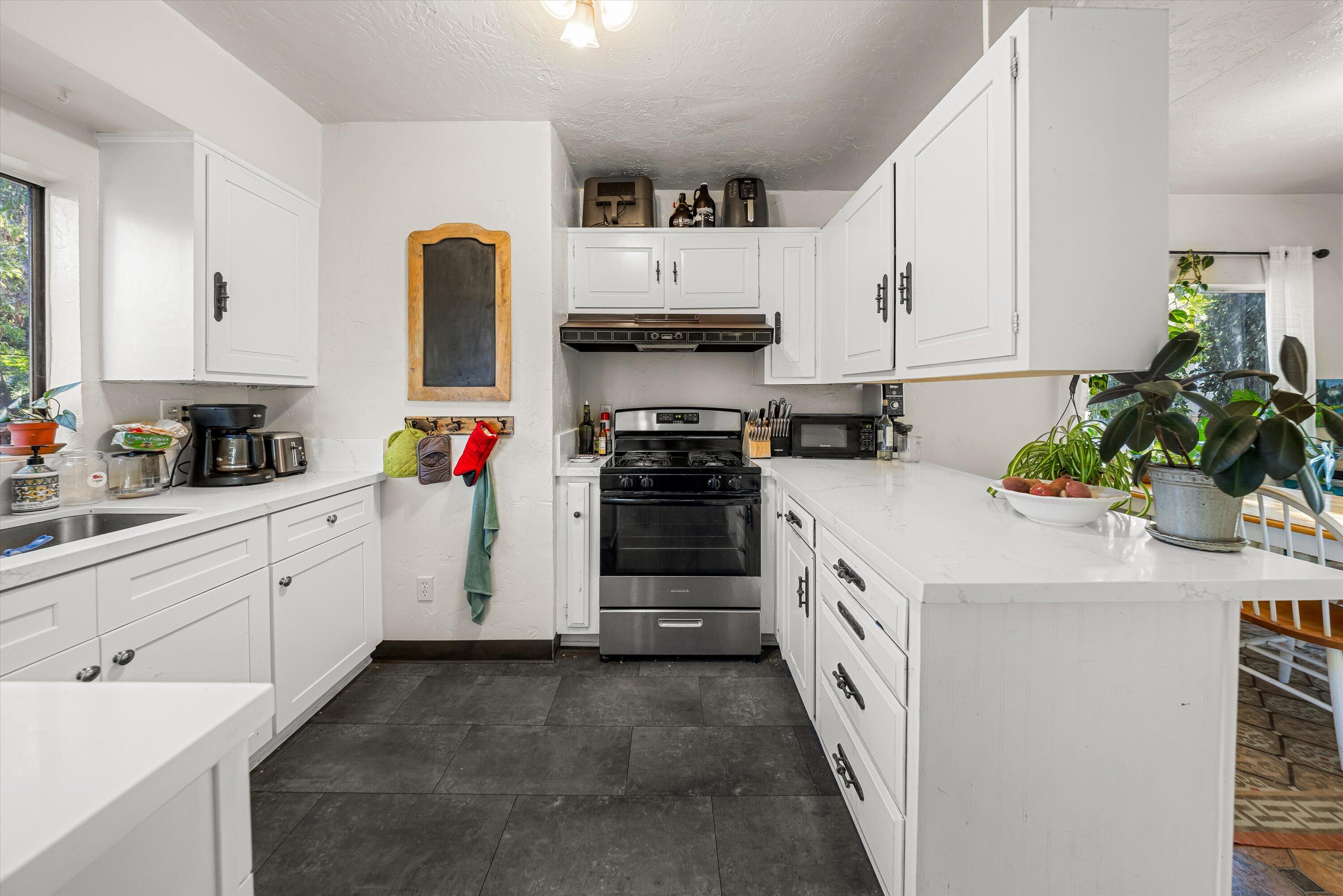 610 West Valerio Street Santa Barbara, CA 93101 - Photo 12 of 49 13-7L5A6516
