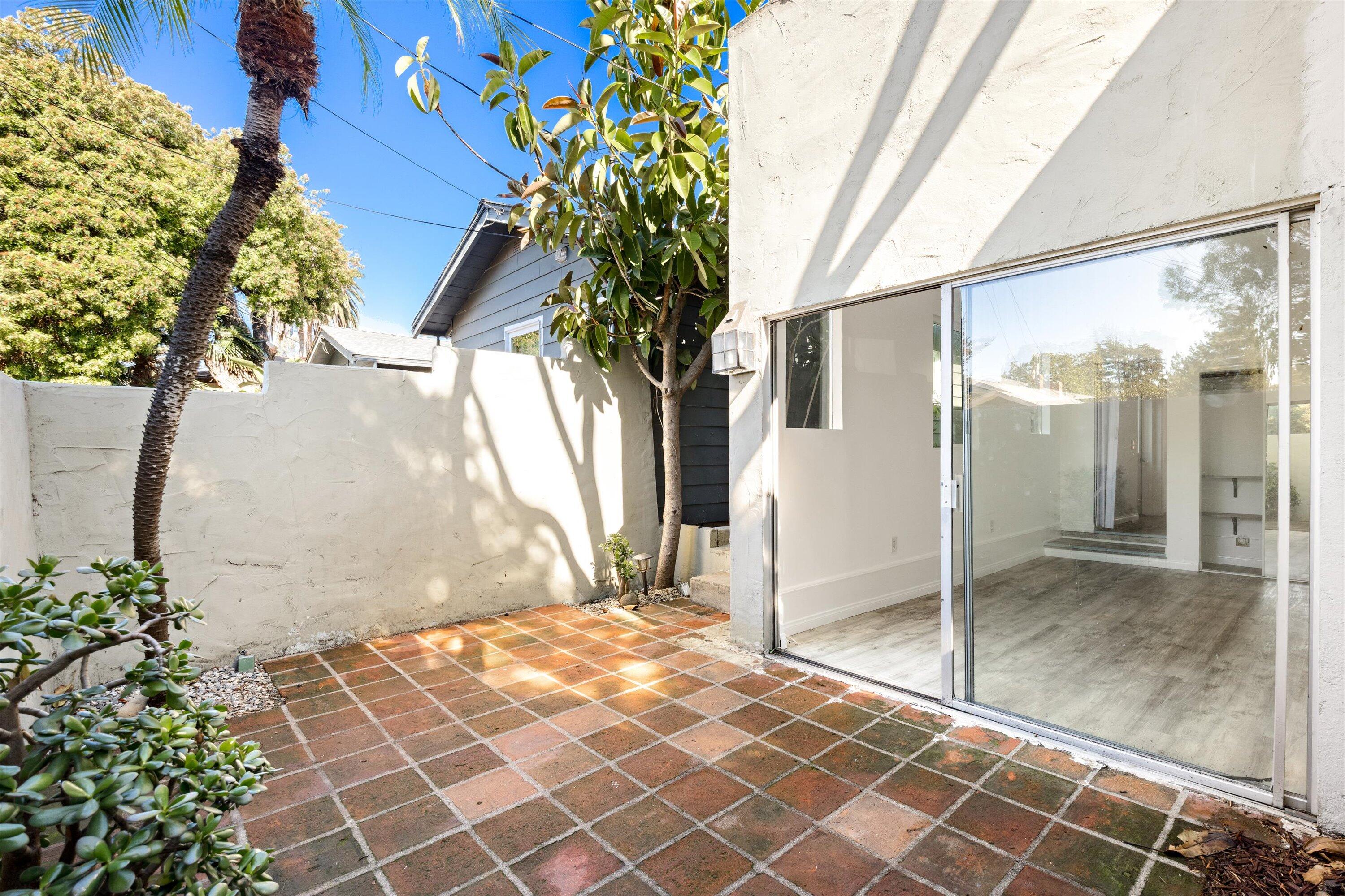 610 West Valerio Street Santa Barbara, CA 93101 - Photo 29 of 49 3-8 Studio Patio