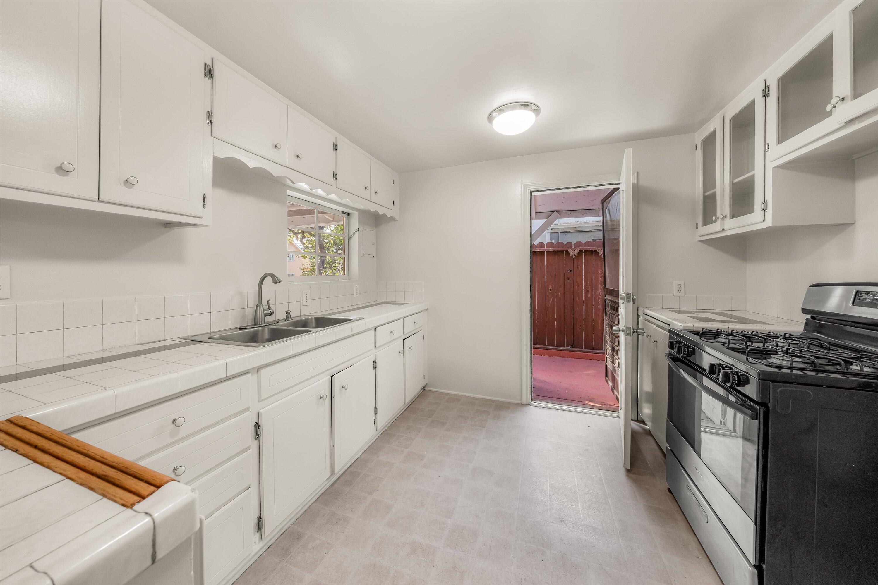610 West Valerio Street Santa Barbara, CA 93101 - Photo 39 of 49 15-610 Valerio