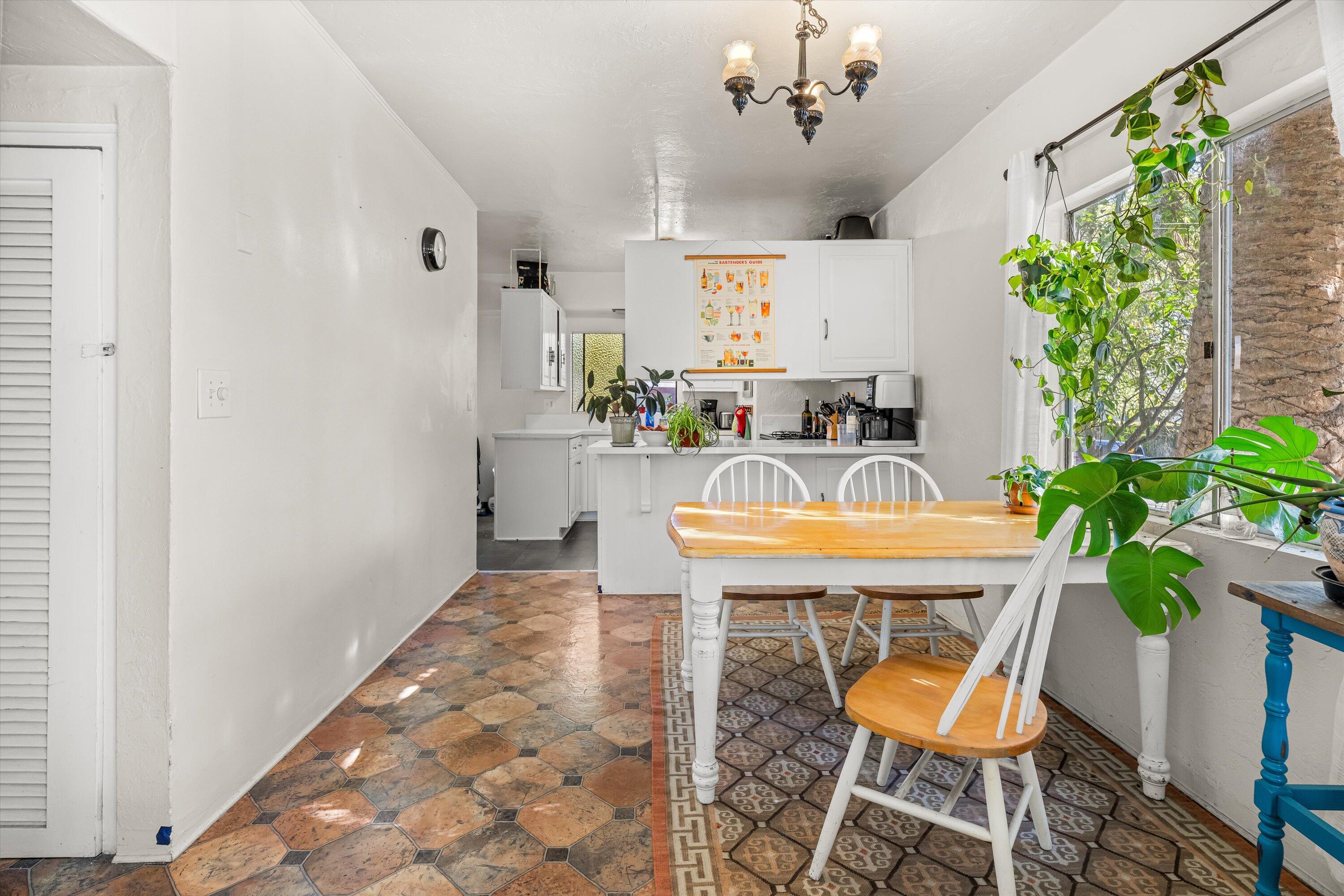 610 West Valerio Street Santa Barbara, CA 93101 - Photo 8 of 49 1-5 1702 Sunset Dining
