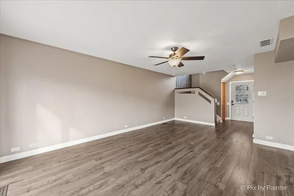 $276,900 | 1633 Pebble Beach Circle, Elgin, IL 60123