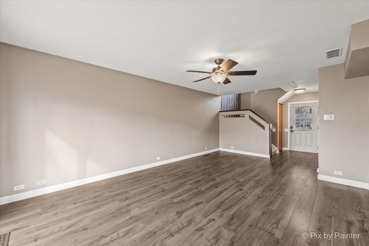 1633 Pebble Beach Circle Elgin, IL 60123 - Photo 7 of 35