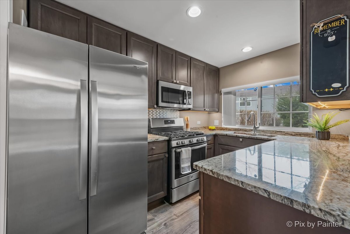 1633 Pebble Beach Circle Elgin, IL 60123 - Photo 8 of 35