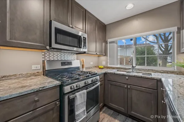$276,900 | 1633 Pebble Beach Circle, Elgin, IL 60123