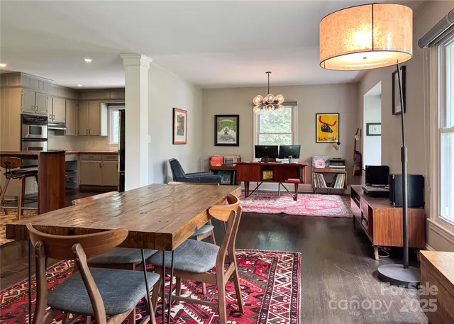 $975,000 | 4640 Town And Country Drive, Charlotte, NC 28226