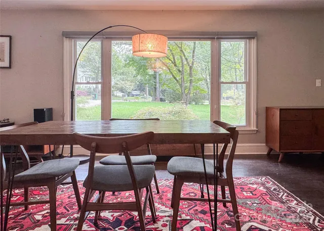 $975,000 | 4640 Town And Country Drive, Charlotte, NC 28226