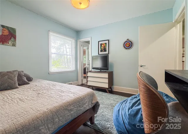 $975,000 | 4640 Town And Country Drive, Charlotte, NC 28226