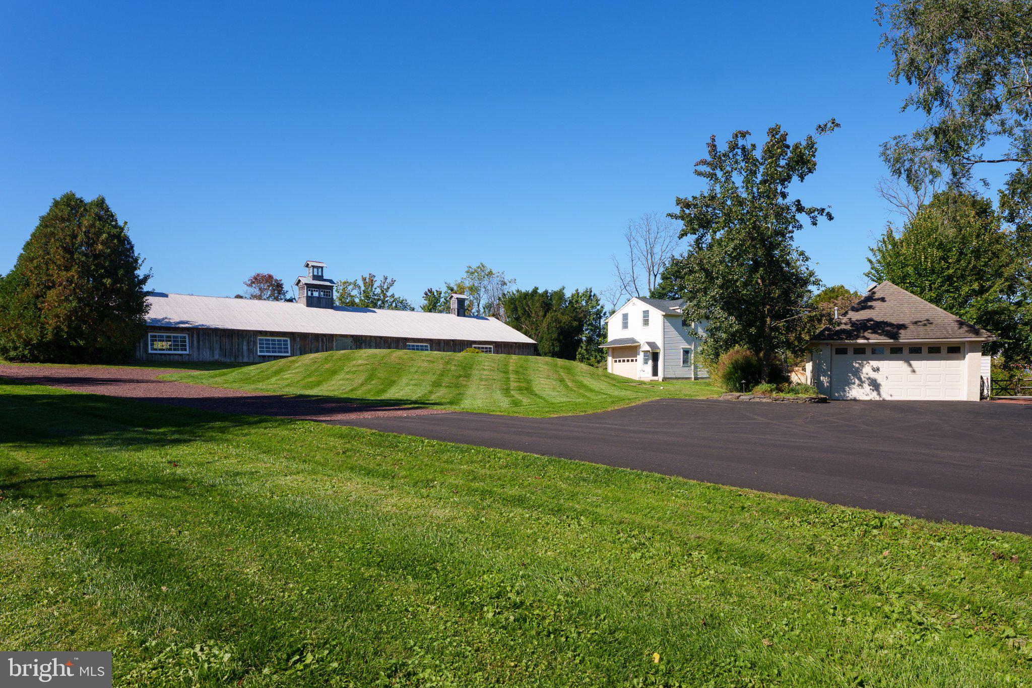 3054 Old York Road Furlong, PA 18925 - Photo 40 of 44 House Garage with Studio/office in background
