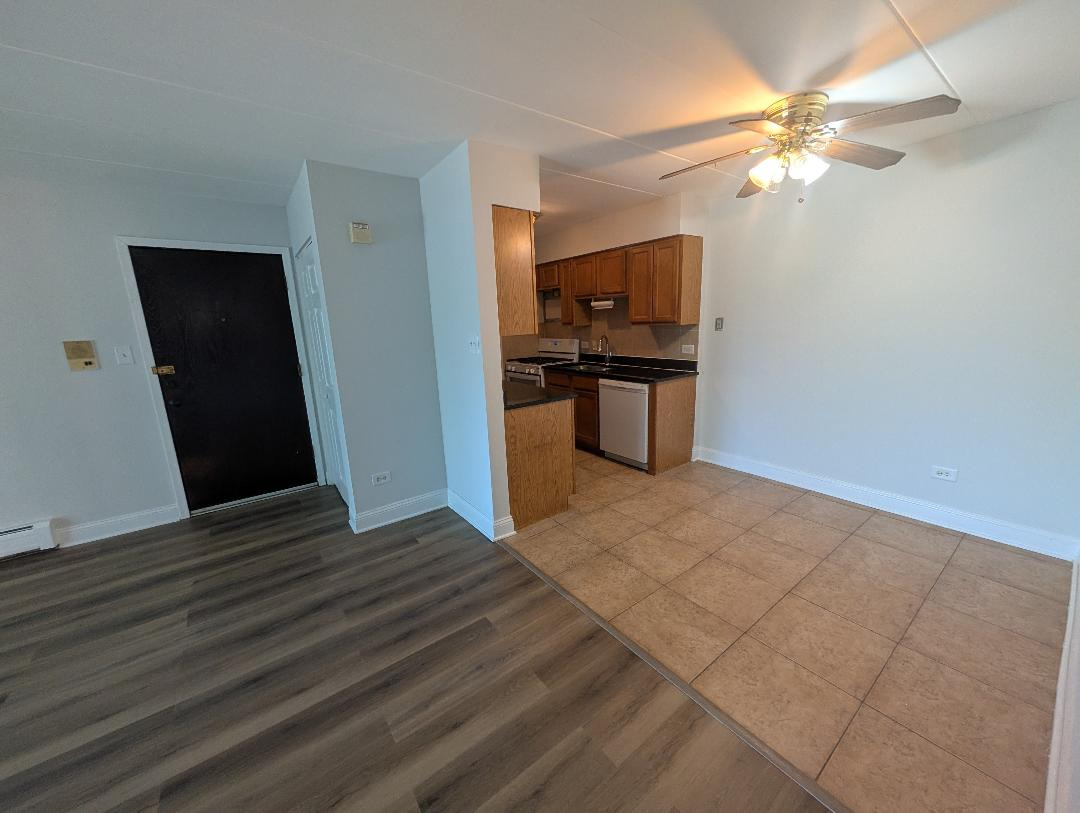6005 Marshall Avenue, Unit 8 Chicago Ridge, IL 60415 - Photo 6 of 11
