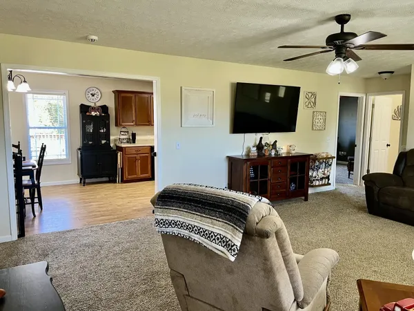 $318,900 | 260 Miller Road, Lafayette, TN 37083