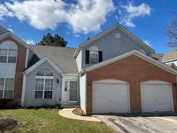 $2,300 | 134 Heritage Court, Gurnee, IL 60031