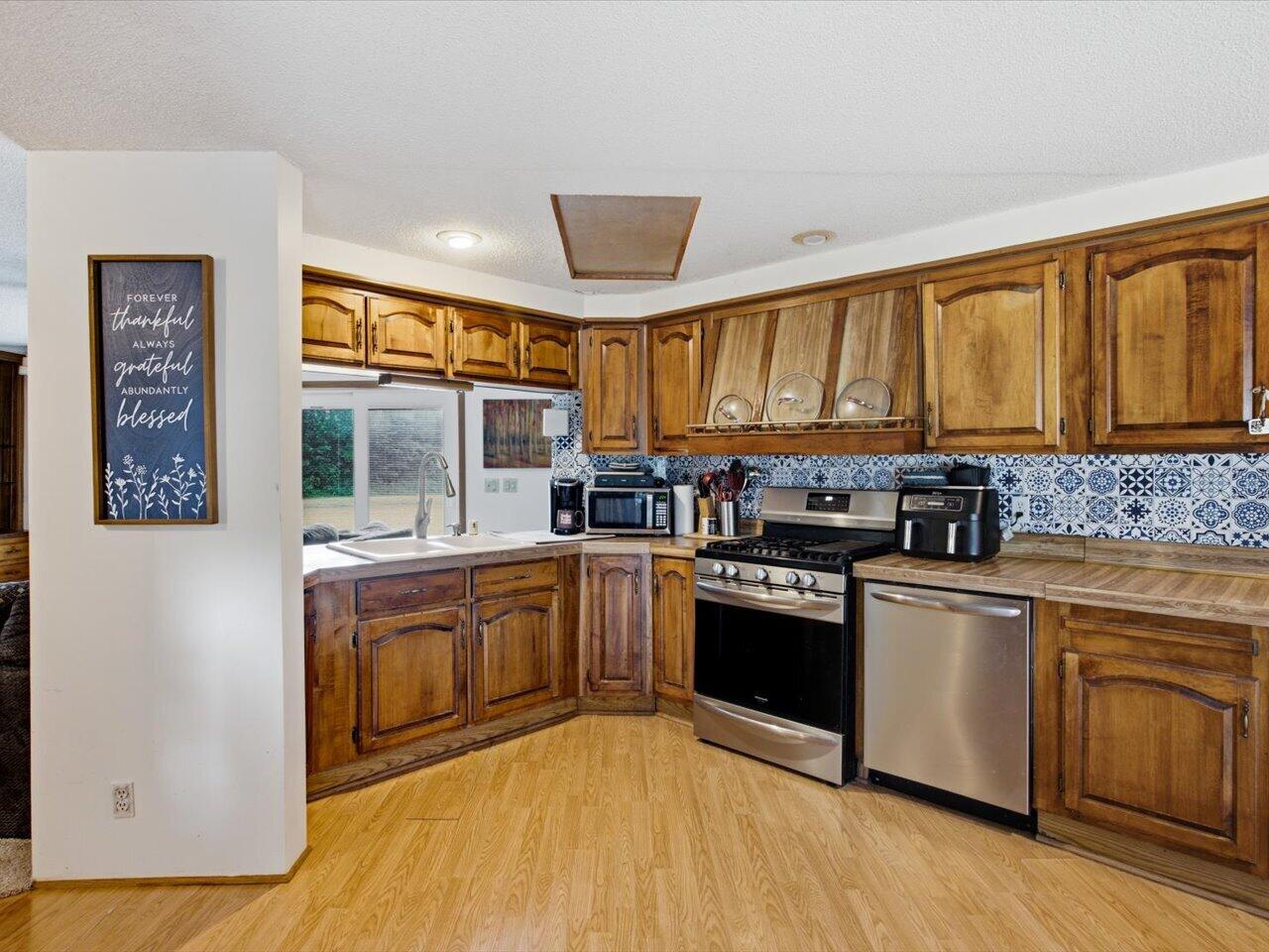 6940 Perry Road Yale, MI 48097 - Photo 11 of 40 Gallery Image 11