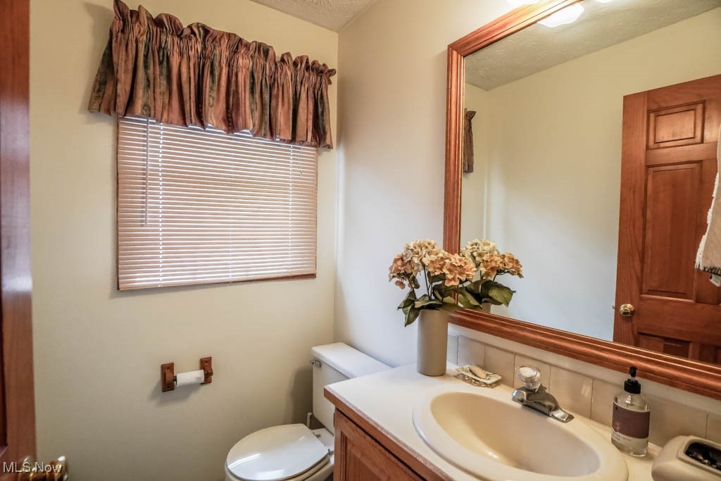 6202 Rockside Circle Northwest Canton, OH 44718 - Photo 21 of 50 Half Bath