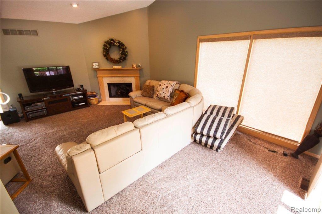44725 Glengarry Road Canton, MI 48188 - Photo 9 of 20 Family Room View 2