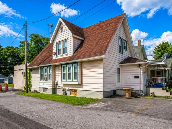 $299,900 | 297-301 East North Street, Geneva City, NY 14456