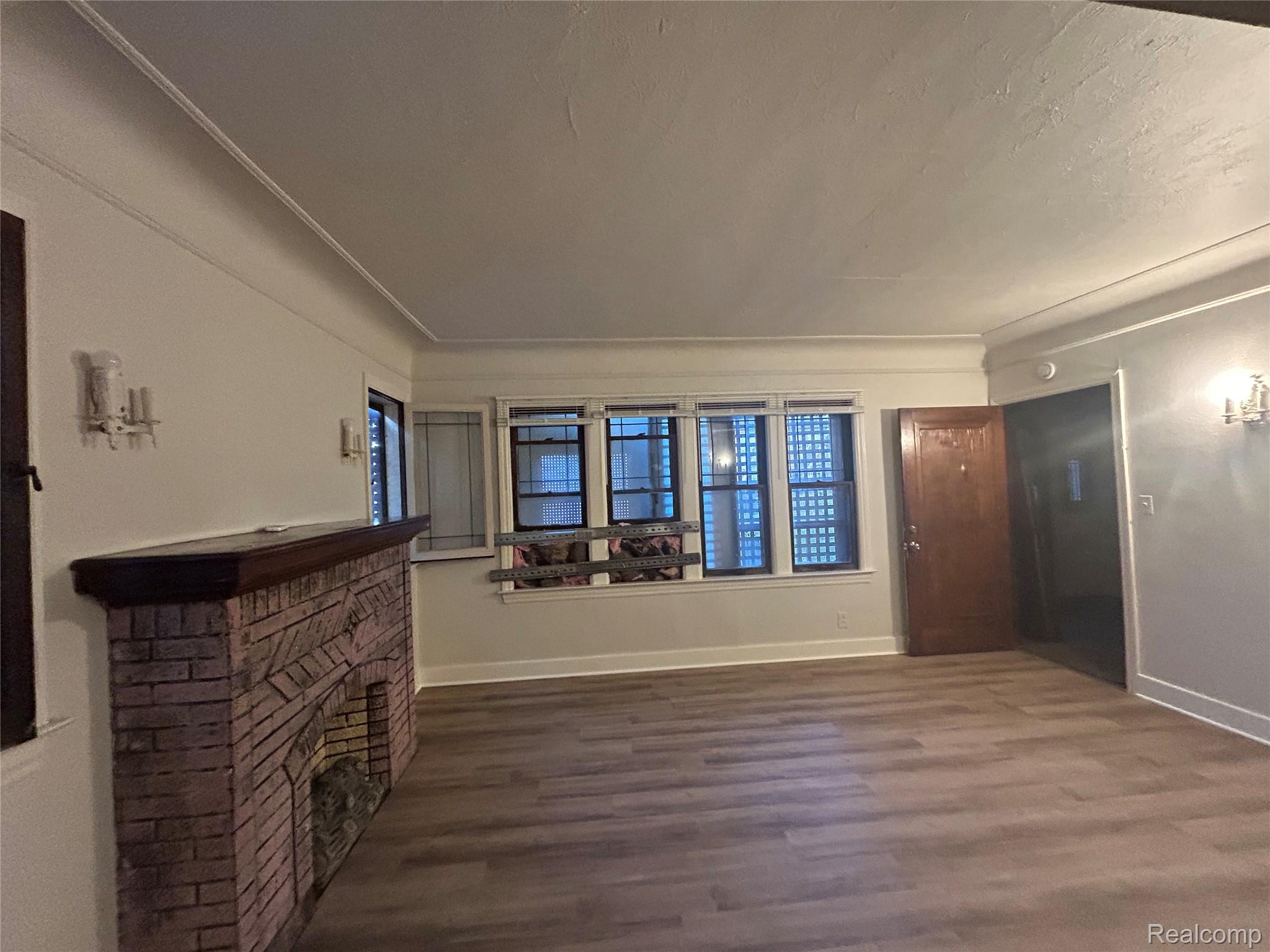 4401 Buckingham Detroit, MI 48224 - Photo 6 of 41 Living Rm - lower