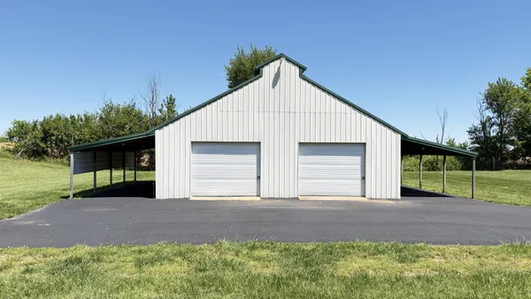 $445,000 | 4470 Scottsville Road, Franklin, KY 42134
