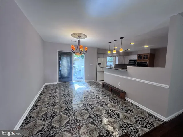 a view of entryway with hallway