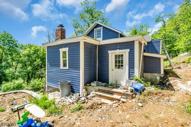 $415,000 | 12 Sanatorium Road, Glen Gardner, NJ 08826