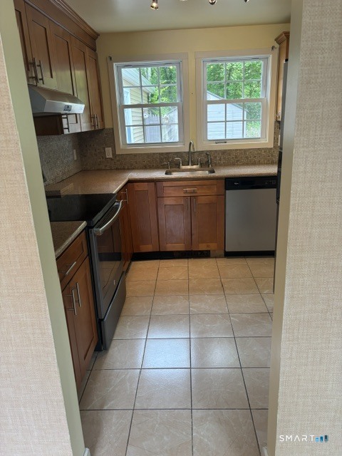 32 Meryl Court, Unit 32 Groton, CT 06340 - Photo 9 of 18